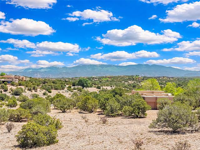 10 Primrose Cir, Santa Fe, NM 87506