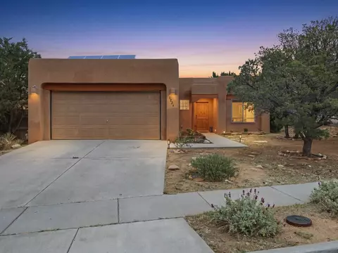 3224 Nizhoni Dr, Santa Fe, NM 87507