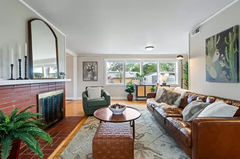 3037 Walnut St, Los Alamos, NM 87544