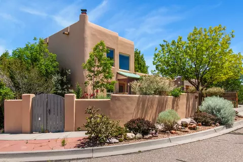 2907 Bonito Cir, Santa Fe, NM 87507