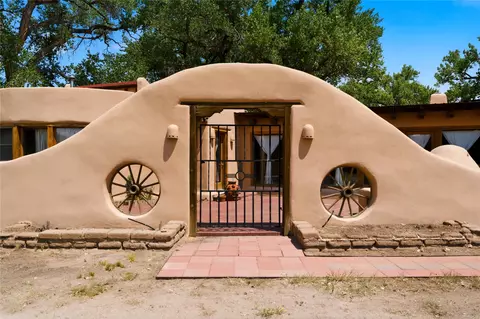 156 Catherine Ln, La Mesilla, NM 87532