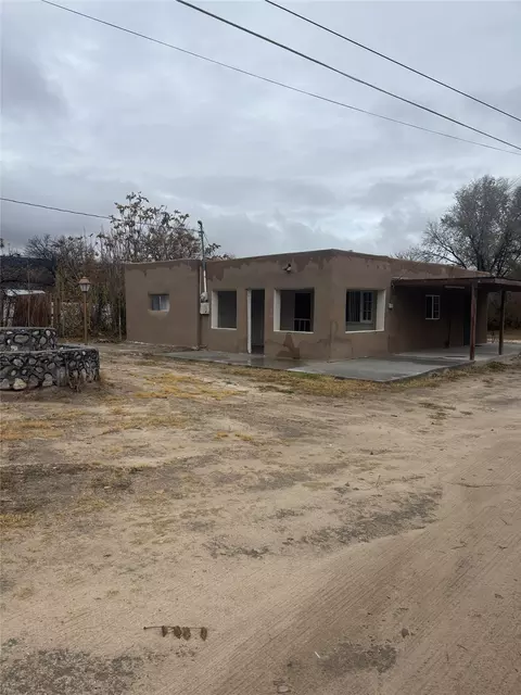 143 County Rd 51, Velarde, NM 87582