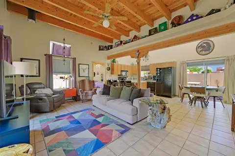 7516 Sagebrush Rd, Santa Fe, NM 87507
