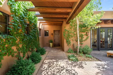 7 Sendero Centro, Santa Fe, NM 87506