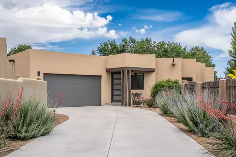 465 Calle Volver, Santa Fe, NM 87505