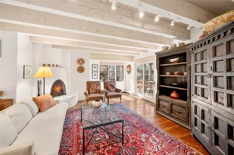 215 Harkins Ln, Santa Fe, NM 87501