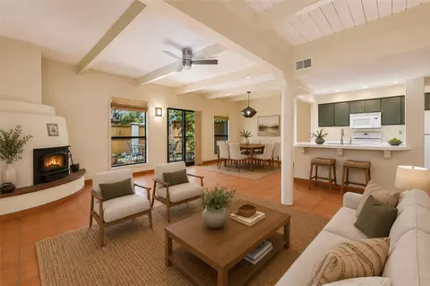 2835 Plaza Rojo, Santa Fe, NM 87507