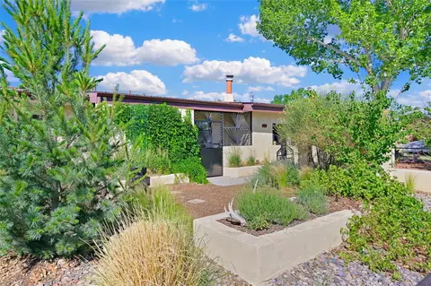 1722 Callejon Emilia, Santa Fe, NM 87501
