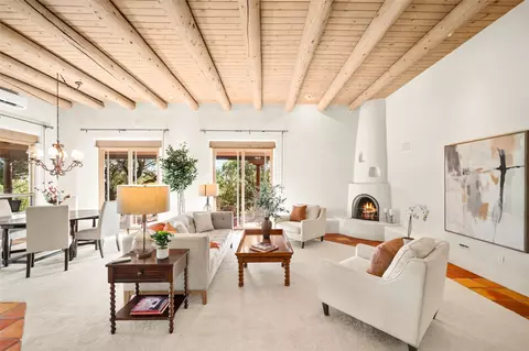 25 Bluestem Dr, Santa Fe, NM 87506