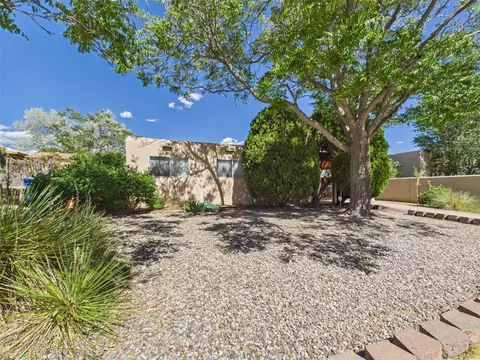 1005 Calle Margarita, Santa Fe, NM 87507