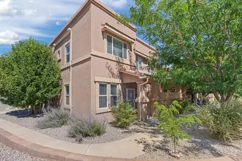 3432 B San Luis, Santa Fe, NM 87507