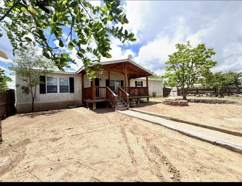 904 La Loma Ln, Espanola, NM 87532