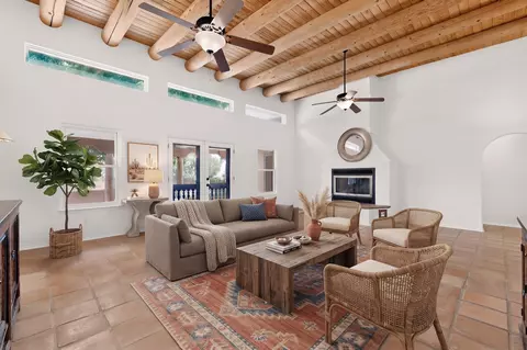 39 Cuesta Rd, Santa Fe, NM 87508