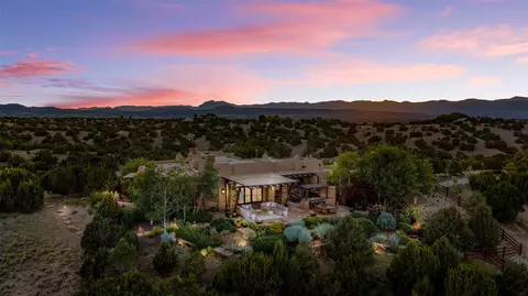 77 Headquarters Trl, Santa Fe, NM 87506