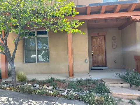 11 Calle Amistosa, Santa Fe, NM 87507