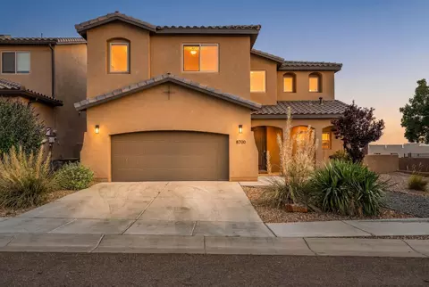 8700 Desert Finch Ln, Albuquerque, NM 87122