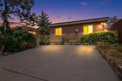 2036 Placita De Quedo, Santa Fe, NM 87505