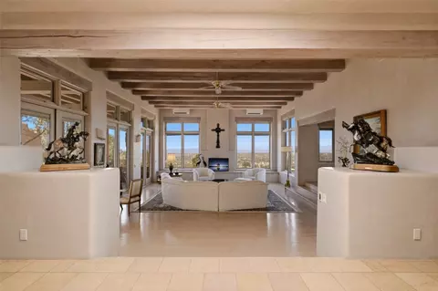 871 Vista Canada, Santa Fe, NM 87501