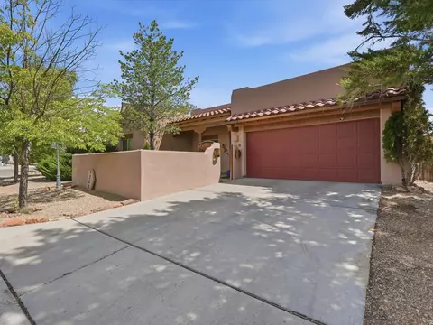 4738 Highlands Loop, Santa Fe, NM 87505
