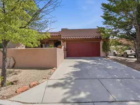 4738 Highlands Loop, Santa Fe, NM 87505