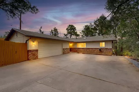1990 Camino Redondo, Los Alamos, NM 87544