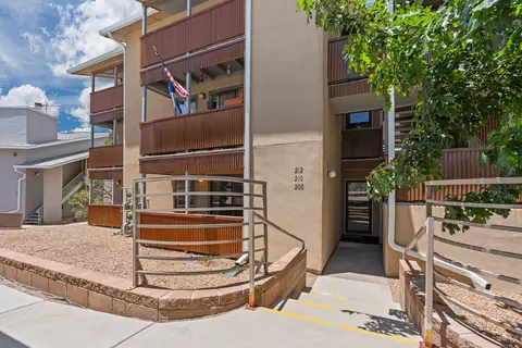 505 Oppenheimer Dr #208, Los Alamos, NM 87544