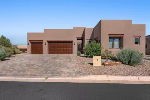 1 Trasera Ct, Santa Fe, NM 87506