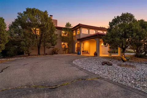 16 Toro, Santa Fe, NM 87508