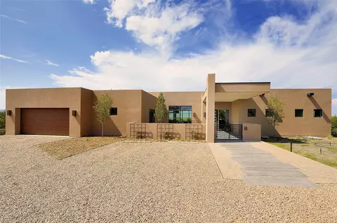 9 Via Palomita, Santa Fe, NM 87506