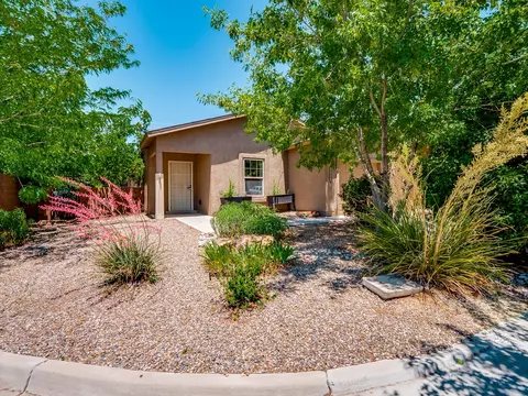 5239 Via Del Cielo Ln, Santa Fe, NM 87507
