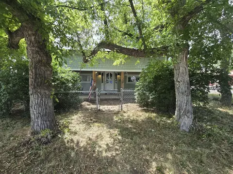 401 Maple Ave, Chama, NM 87520