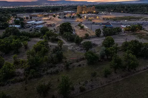 441 E Laguna St, Espanola, NM 87532