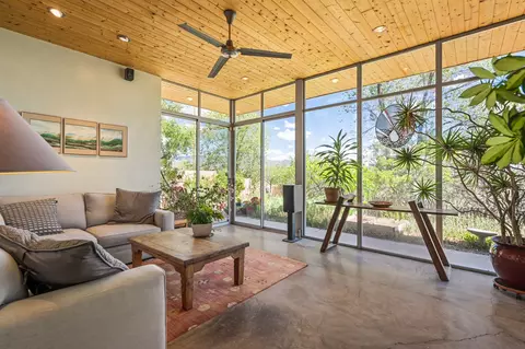 150 Mesa Verde St, Santa Fe, NM 87501