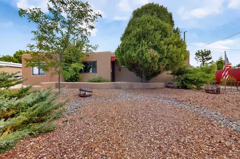 109 Camino De Las Crucitas, Santa Fe, NM 87501