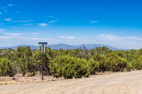 1 Manzano Ct, Santa Fe, NM 87508