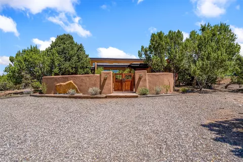 770 Coyote Ridge Rd, Santa Fe, NM 87507