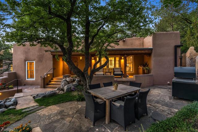 541 Camino Rancheros, Santa Fe, NM 87505