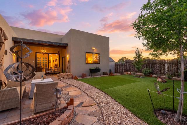 1 Flower Garland, Santa Fe, NM 87508
