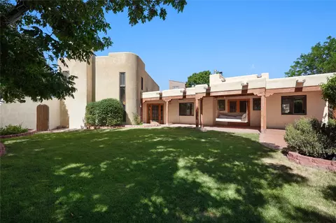865 Los Pueblos, Los Alamos, NM 87544