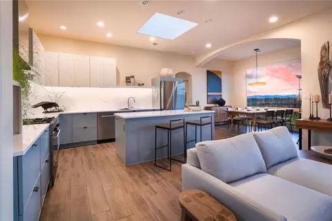 2 Via Quinta, Santa Fe, NM 87507