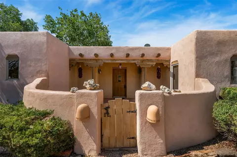 88 Monte Alto Rd, Santa Fe, NM 87508
