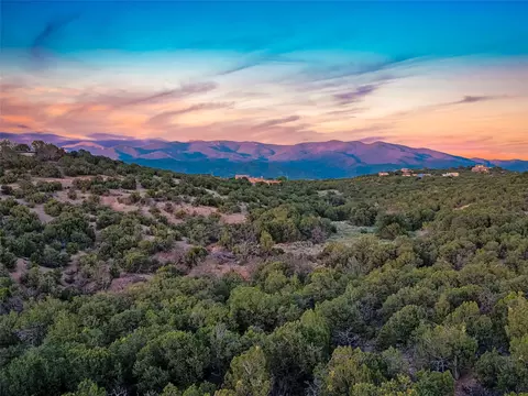 18 Tanoito, Santa Fe, NM 87506