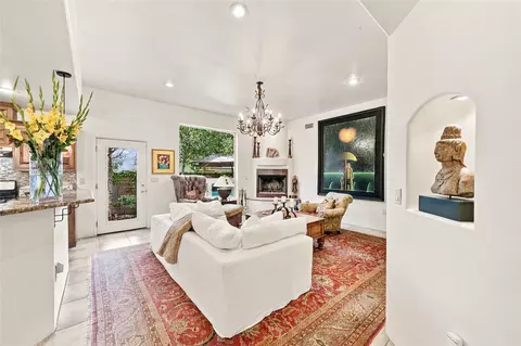 717 Calle Beatrice, Santa Fe, NM 87501