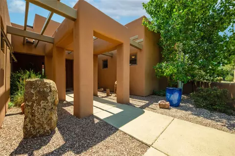 2155 Plazuela Vis, Santa Fe, NM 87505