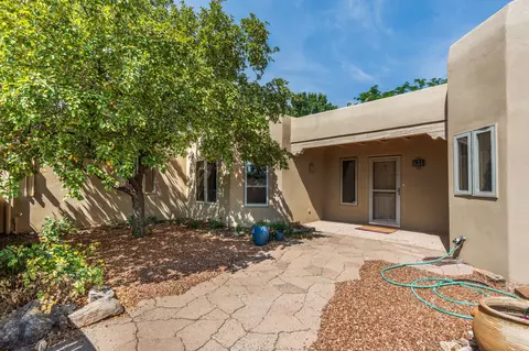3 Ladera Pl, Santa Fe, NM 87508
