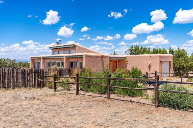 4 Domingo Rd, Santa Fe, NM 87508