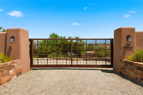 327 Tano Rd, Santa Fe, NM 87506