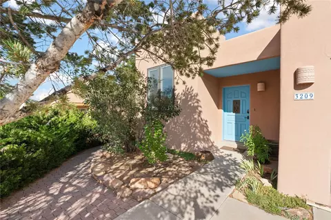 3209 Casa Rinconada, Santa Fe, NM 87507