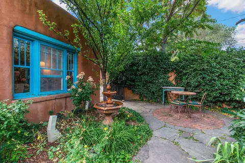 339 Delgado St, Santa Fe, NM 87501