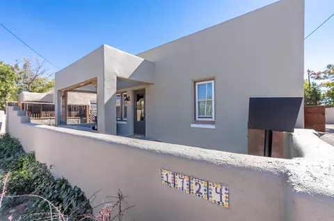 1724 Paseo De Peralta, Santa Fe, NM 87501